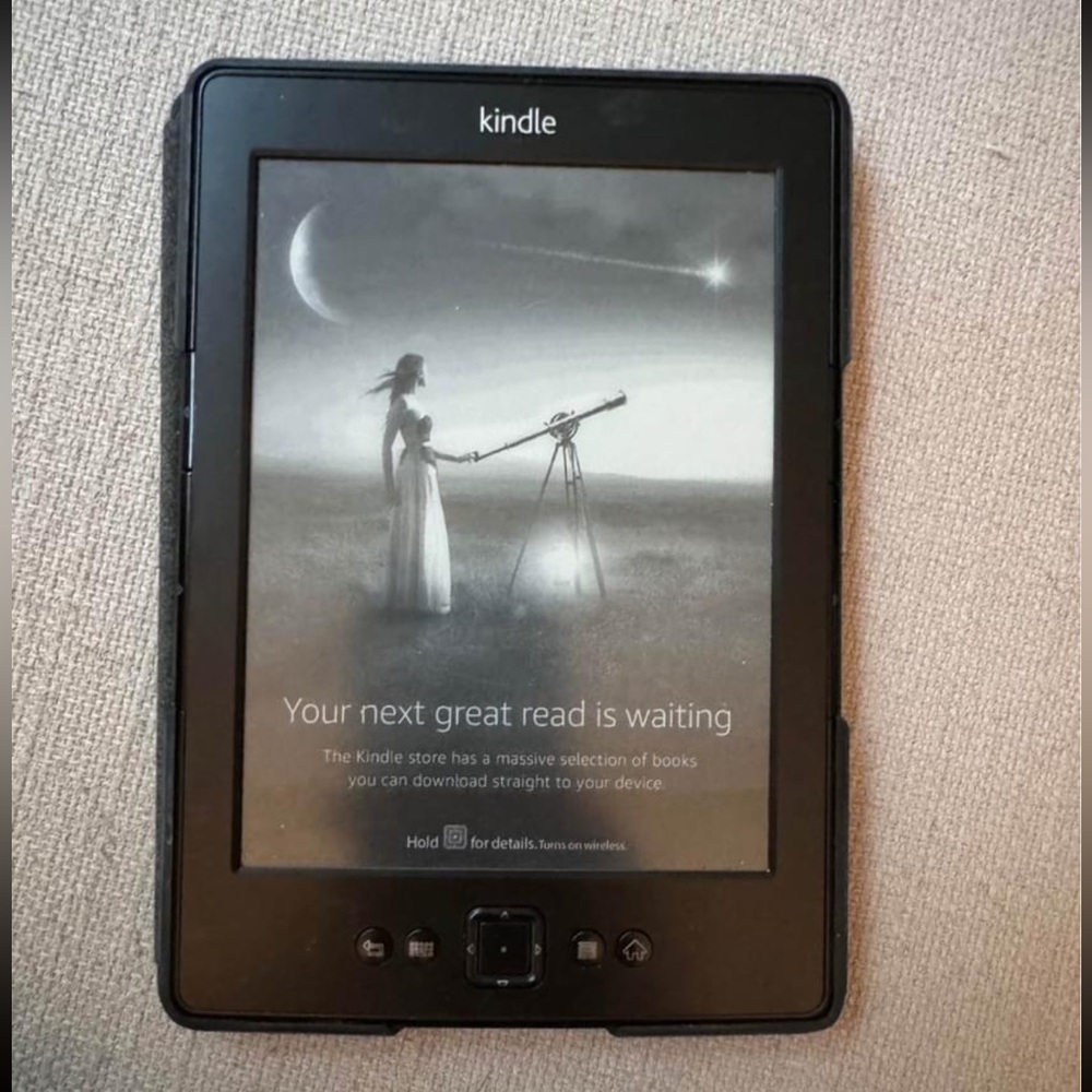 Kindle 4th gen w leather case